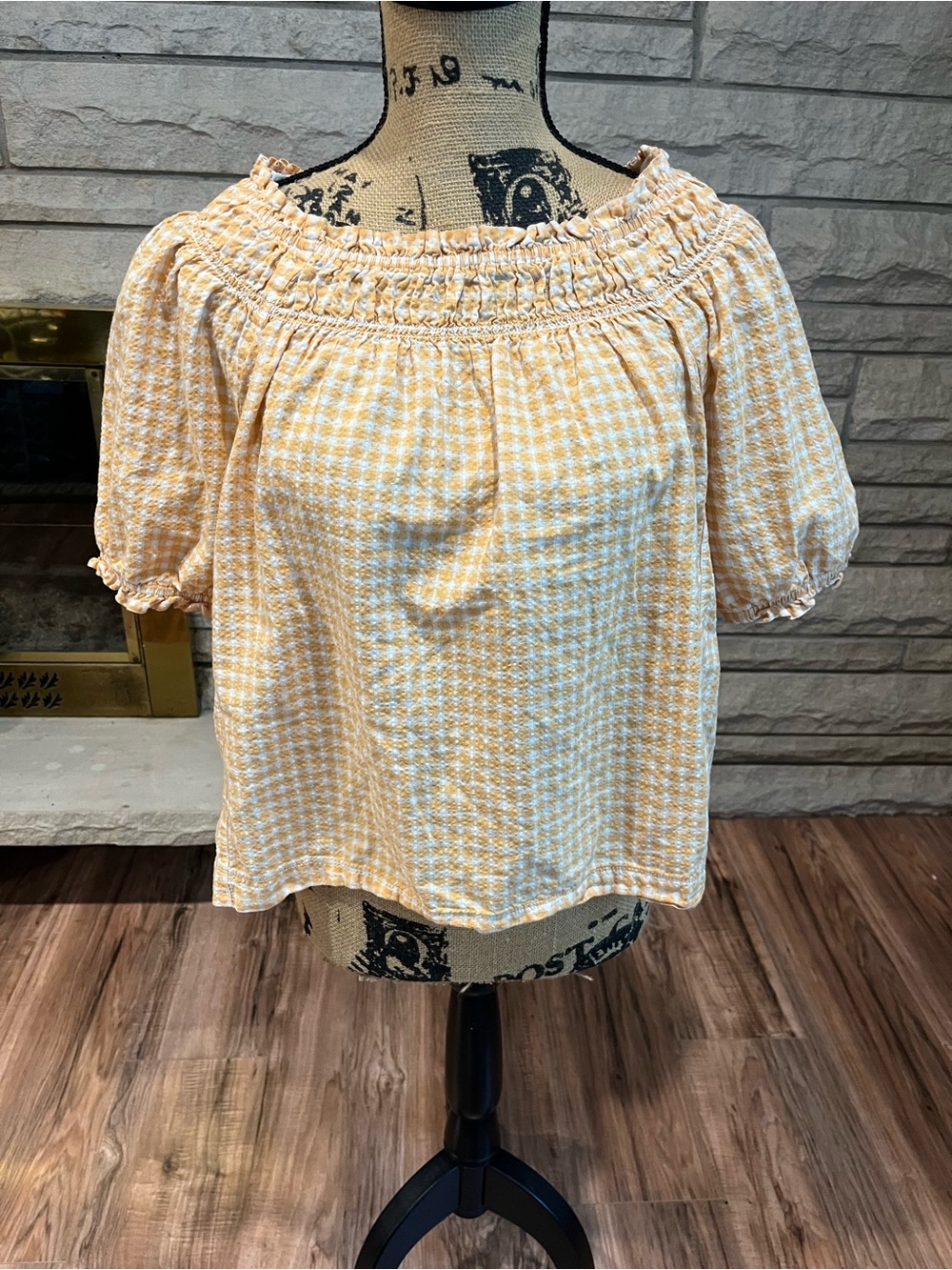 Gingham Plaid Puff Sleeve Yellow and White top Sz L